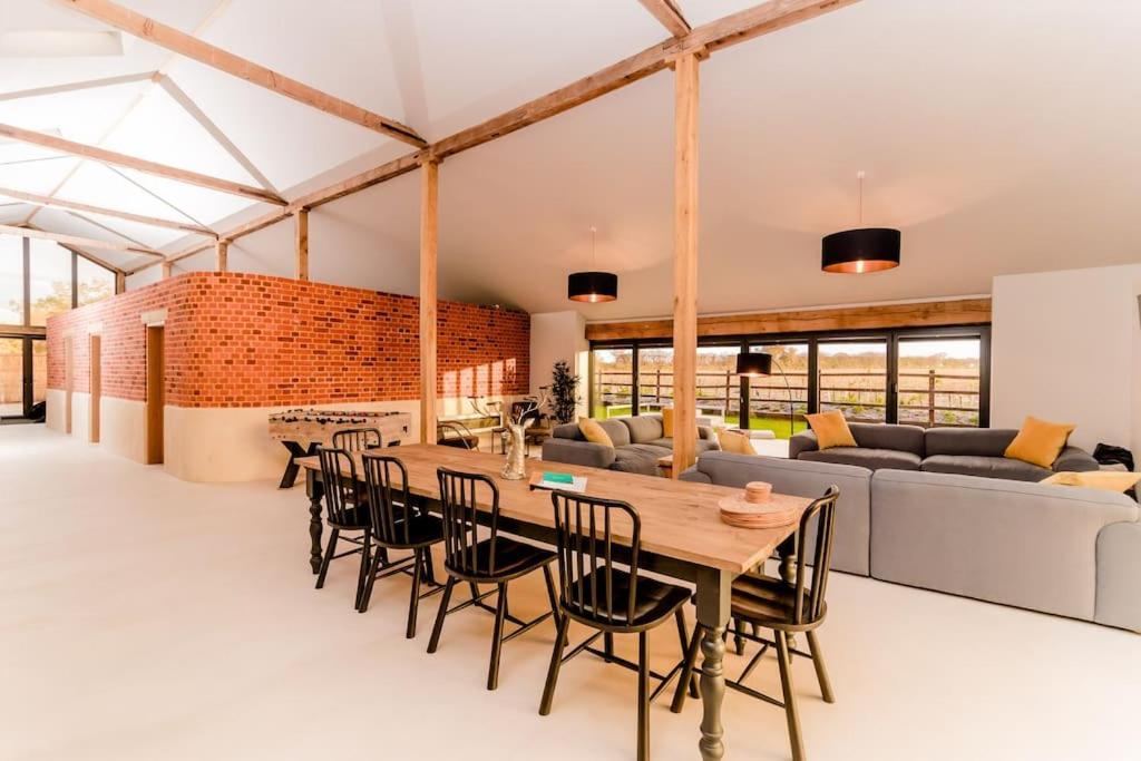 Beautiful Barn Conversion Close To The Broads Dilham 外观 照片